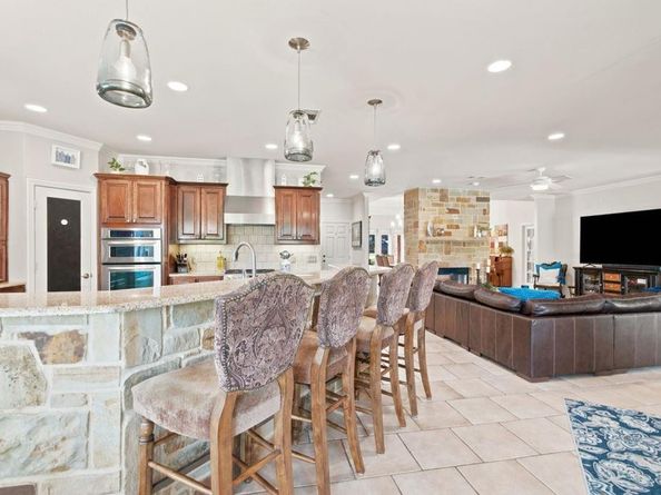 325  Driftwood Court , Azle Texas 76020