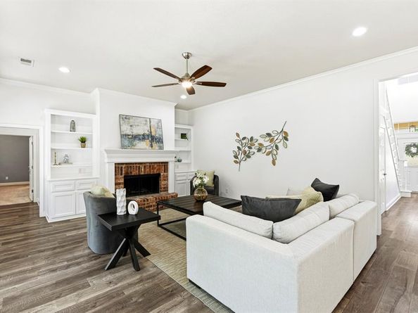 308  Leeward Circle , Azle Texas 76020