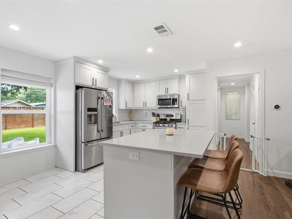 2903  Healey Drive , Dallas Texas 75228