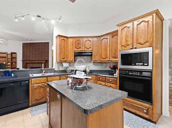 1462  Red Wolf Drive , Rockwall Texas 75087