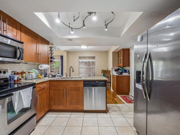 9404  Penny Lane , Irving Texas 75063