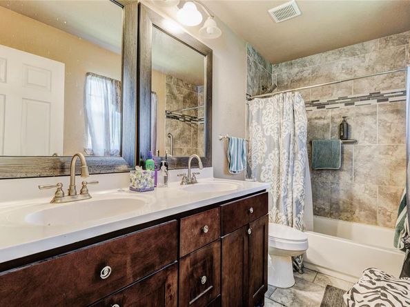 104  Richard Lane , Azle Texas 76020