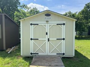 104  Richard Lane , Azle Texas 76020