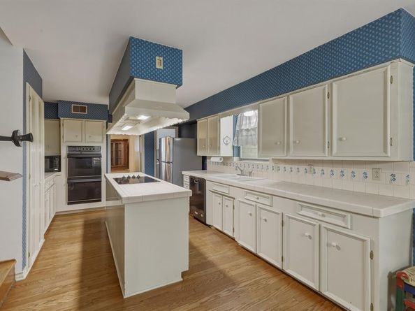 9929  Windledge Drive , Dallas Texas 75238