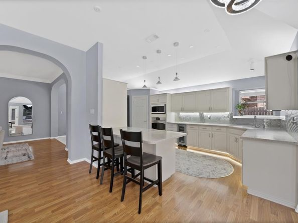 409  Bryce Lane , Arlington Texas 76013