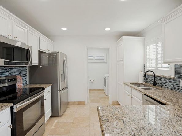 10810  Beauty Lane , Dallas Texas 75229
