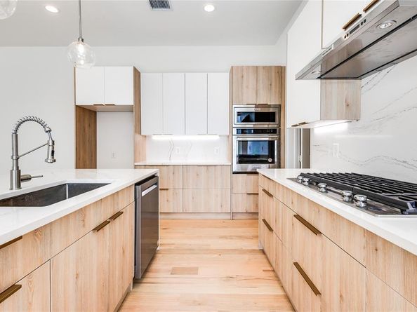 3313  Walchard Court , Dallas Texas 75229