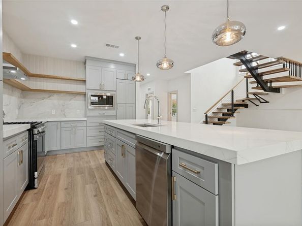 514 S Marlborough Avenue , Dallas Texas 75208