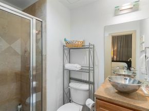 734  Cannen John Lane , Dallas Texas 75204