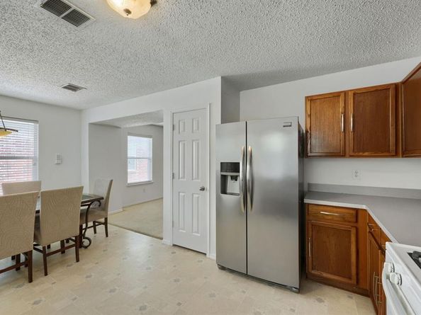 903  Hems Lane , Arlington Texas 76001