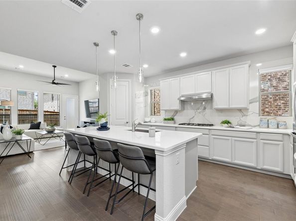 2264  Washington Drive , Carrollton Texas 75010