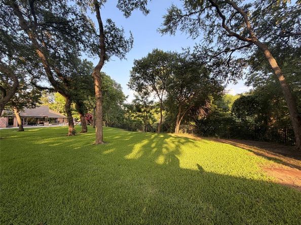 1125  Shady River Court S, Benbrook Texas 76126