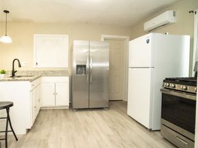 917 W Felix Street , Fort Worth Texas 76115