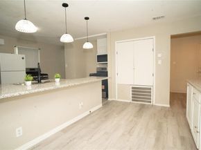 917 W Felix Street , Fort Worth Texas 76115