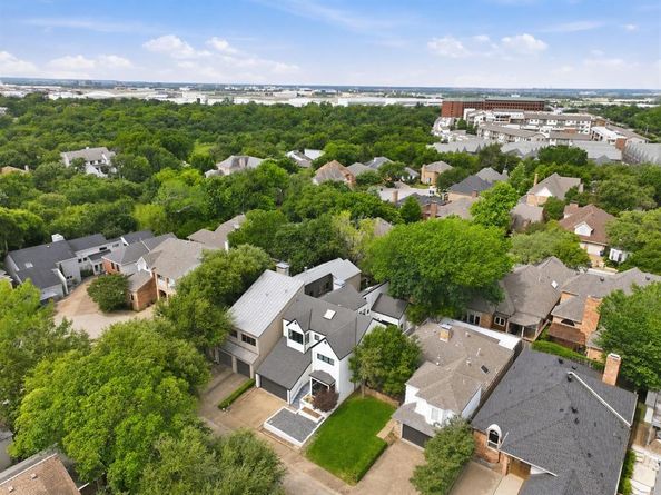 9123  Valley Chapel Lane , Dallas Texas 75220