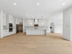 906  Cristler Avenue , Dallas Texas 75223