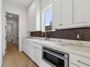 906  Cristler Avenue , Dallas Texas 75223