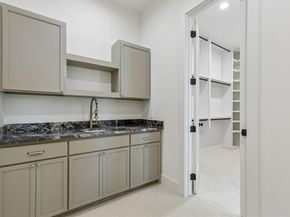 906  Cristler Avenue , Dallas Texas 75223