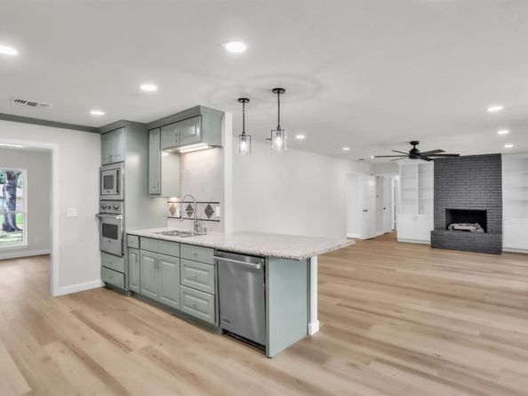729  Surrey Circle , Grand Prairie Texas 75050