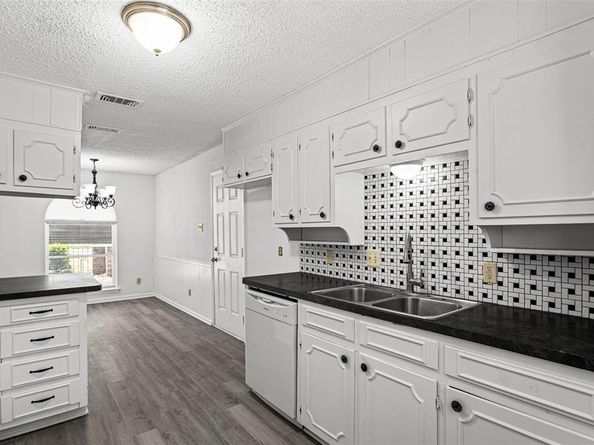 529  Georgetown Drive , Everman Texas 76140