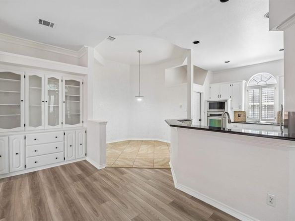 8608  Mill Creek Road , Irving Texas 75063