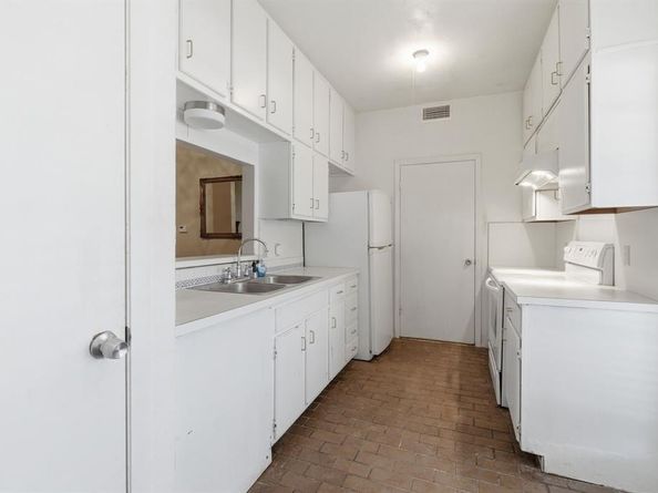 9621  Summerhill Lane , Dallas Texas 75238