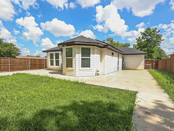 2255  Exeter Ave  , Dallas Texas 75216