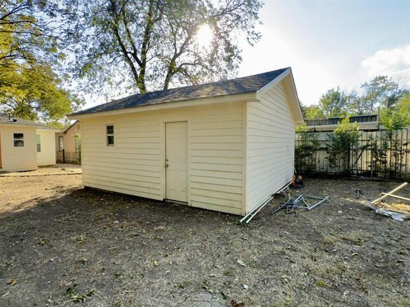 3815  Poinsettia Drive , Dallas Texas 75211