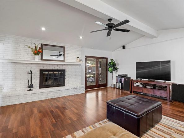 7335  La Bolsa Drive , Dallas Texas 75248