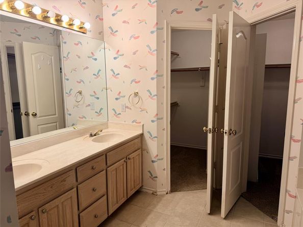 7632  Arbor Ridge Court , Fort Worth Texas 76112