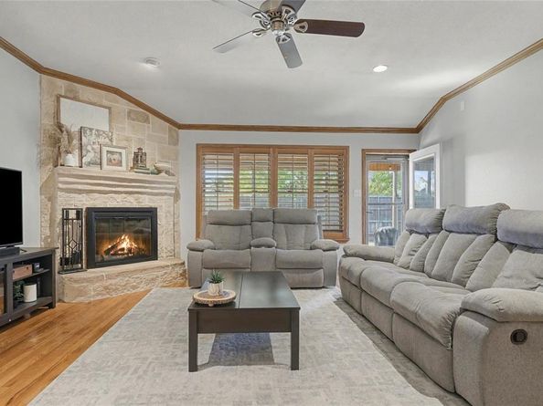 3809  Martha Lane , Rowlett Texas 75088