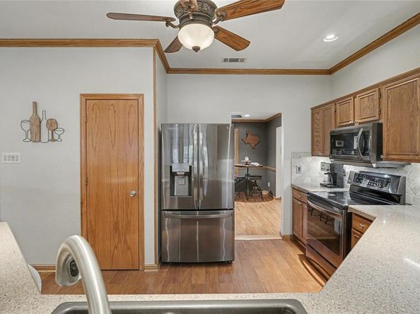 3809  Martha Lane , Rowlett Texas 75088