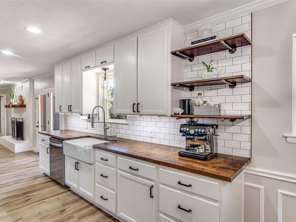 1308  John Reagan Street , Benbrook Texas 76126