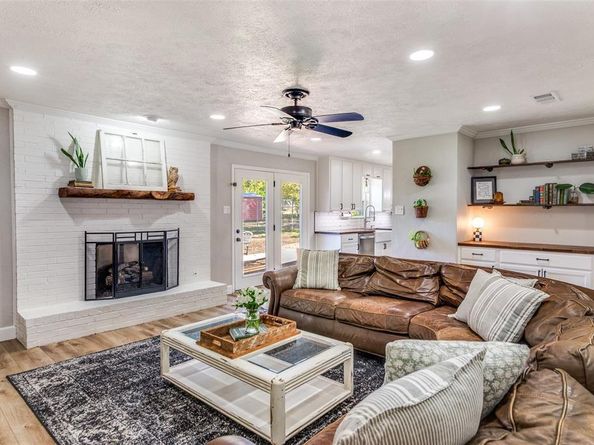 1308  John Reagan Street , Benbrook Texas 76126