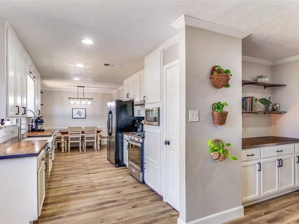 1308  John Reagan Street , Benbrook Texas 76126