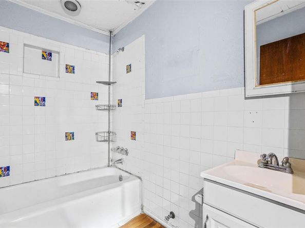 706 W Hendricks Street , Cedar Hill Texas 75104