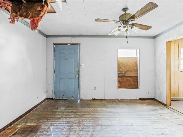 706 W Hendricks Street , Cedar Hill Texas 75104