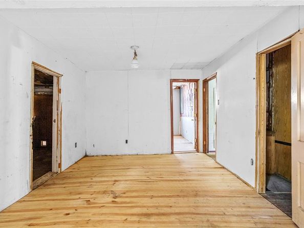 706 W Hendricks Street , Cedar Hill Texas 75104