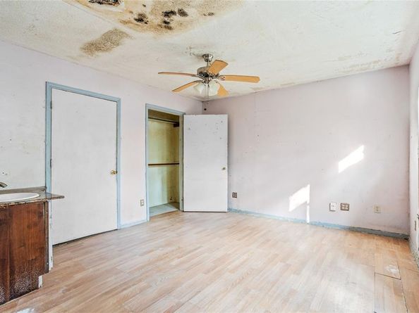 706 W Hendricks Street , Cedar Hill Texas 75104