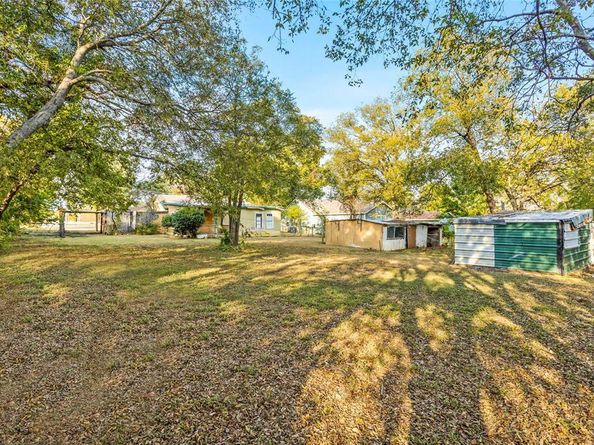 706 W Hendricks Street , Cedar Hill Texas 75104