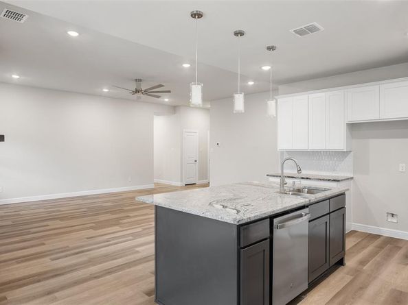 501  Pemberton Street , Fort Worth Texas 76108