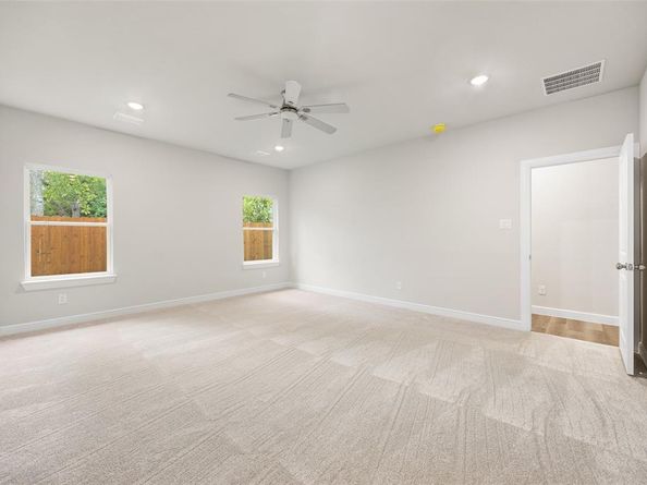 501  Pemberton Street , Fort Worth Texas 76108