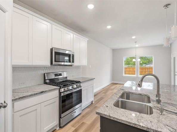 501  Pemberton Street , Fort Worth Texas 76108