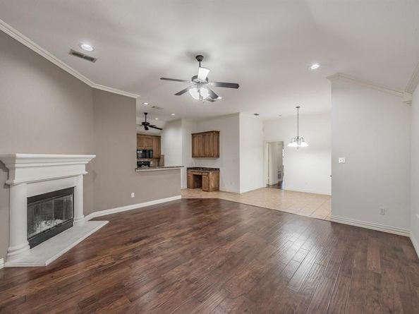 813  Claycourt Circle , Fort Worth Texas 76120