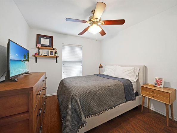 5928  Woodoak Drive , Dallas Texas 75249