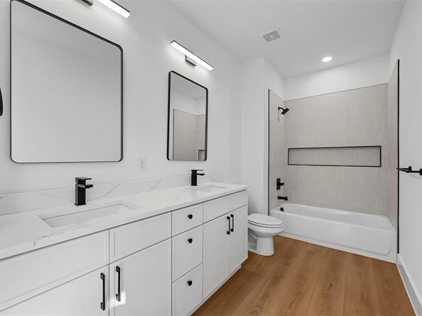 1573  Harris Court , Dallas Texas 75223