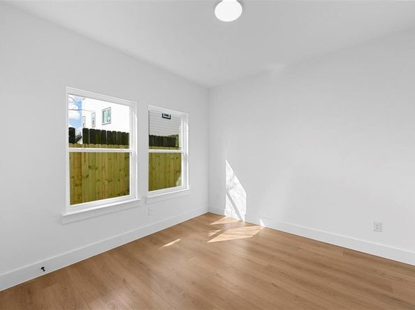 1573  Harris Court , Dallas Texas 75223