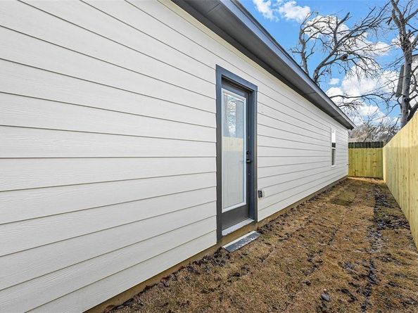 1573  Harris Court , Dallas Texas 75223