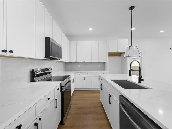 1573  Harris Court , Dallas Texas 75223