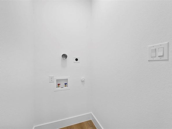 1573  Harris Court , Dallas Texas 75223